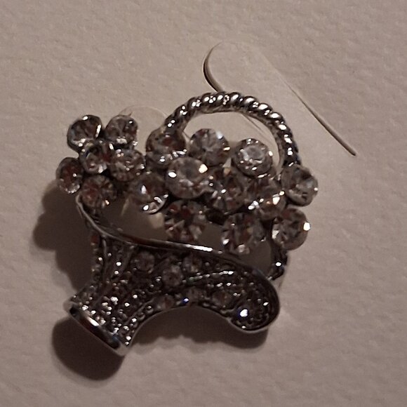 basket of flowers broochFinal price pls can' tafford any more discount - Picture 1 of 1